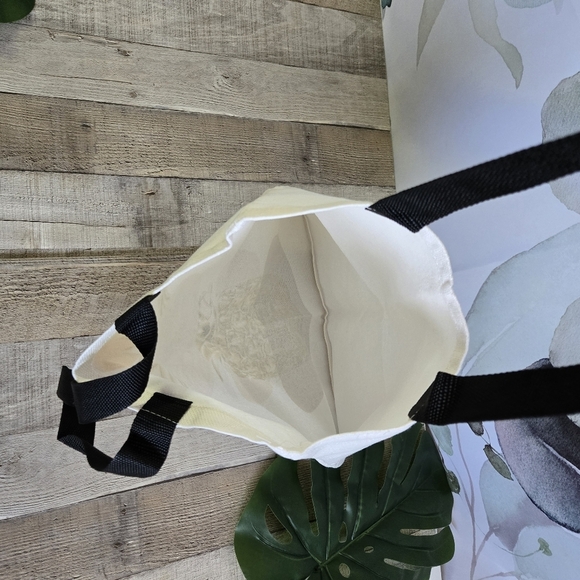 Large Golden Pineapple Tote Bag - Picture 4 of 5